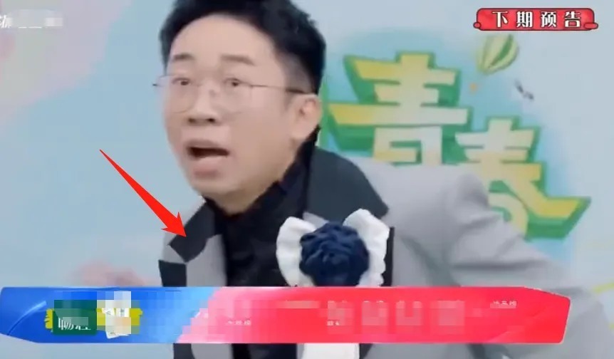 毯子|鞠婧祎cos水冰月穿短裙坐地上,导演组忘准备毯子,杨迪做法太暖心!