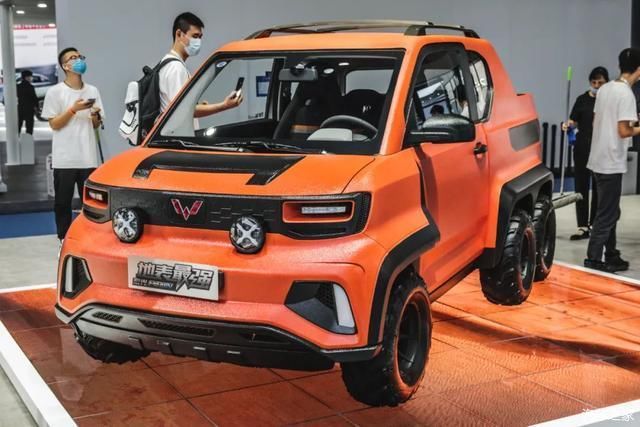  坦克|宝马4系看完只能说真香！WEY竟然发布了一台坦克？2020成都车展！