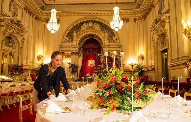 各国|各国贵宾级美食，中国烤全羊，迪拜烤骆驼，看到印度的：无话可说