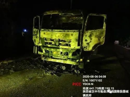  凌晨|因轮胎着火，大货车凌晨四点发生自燃