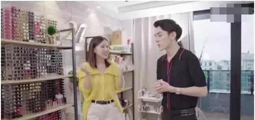  没钱|李佳琦的家被曝光：没钱没势没背景，他凭什么火？