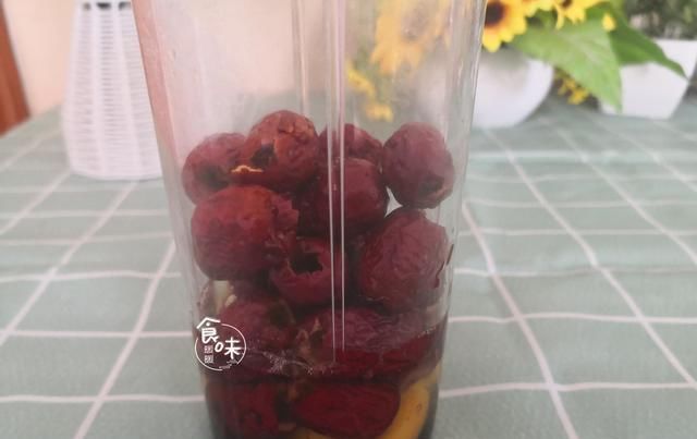  皮肤|女人要常吃的蛋糕，无水无油不打发蛋清，越吃皮肤越好，更显年轻