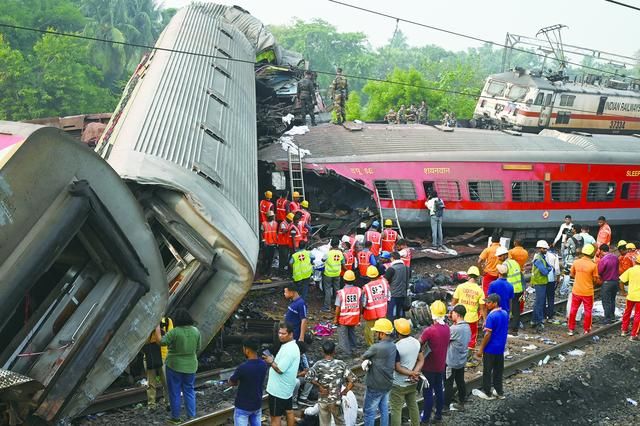 印度铁路发生本世纪伤亡最严重事故，高铁梦受重创！