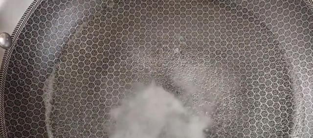  鸡蛋|你做的荷包蛋还会散？学学这个小技巧，以后做荷包蛋百分百不会散