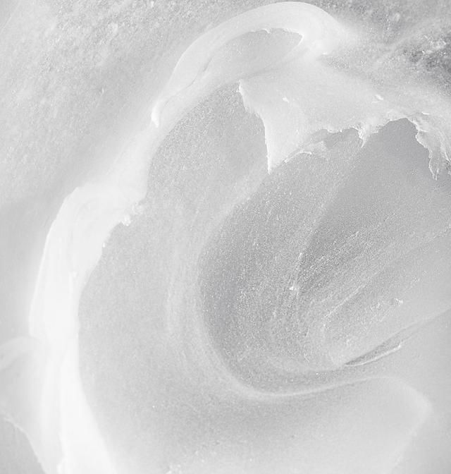  高光|Becca出了款透明粉底，究竟是什么天仙才会用？