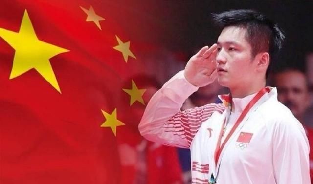  国乒|八一建军节国乒师徒最帅敬礼？樊振东队友八一结婚，赞最可爱的人