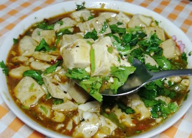美味|麻婆豆腐简单又好吃的家常做法，麻辣鲜香，嫩滑不碎，美味更下饭