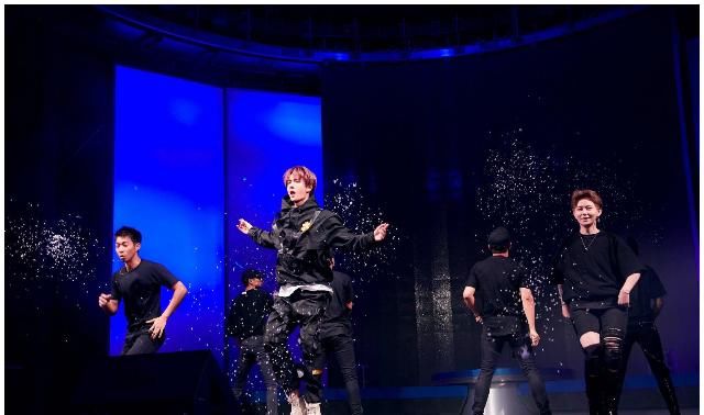  尊重|而且还非常不尊重舞者，王一博表示很辛苦，在开播的时候就很认真的观看了其中的表演