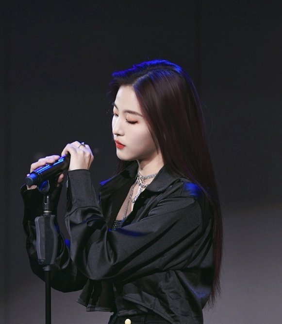  风格|?SNH48总决赛孙芮勇获第一，酷爱暗黑风的小姐姐，果然强