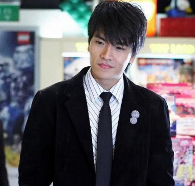 男神|“红着红着就不红了”的四位男星,以前都是男神,最后一位太可惜