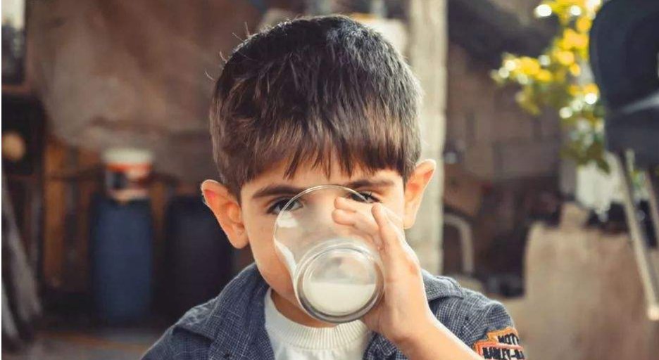  家长|被列入“黑名单”的酸奶，没营养还浪费钱，家长却还天天给娃买！