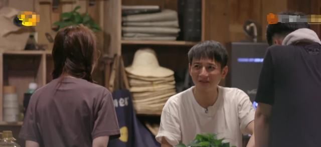  蘑菇屋|《向往》不是每道菜都出自黄磊之手, 妹妹碗里的饭暴露, 确有外卖