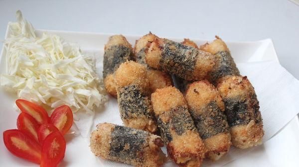  三文鱼干|自制「海苔可乐饼」土豆泥裹上海苔，就可以做出金黄酥脆的可乐卷