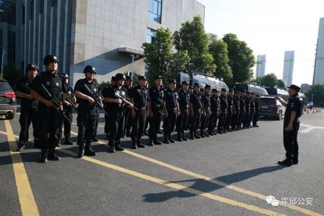 成功|出动20余名警力,成功抓获嫌疑人!霍邱扫黑除恶再添战果!