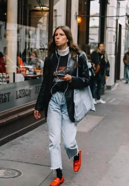  鞋子|讲真！四五十岁的女人，建议日常多穿这4款鞋子，减龄时髦又高级