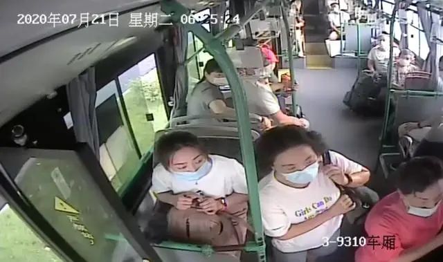 热心|大伙点赞的热心小伙找到了!家人不知道,他干了这件好事