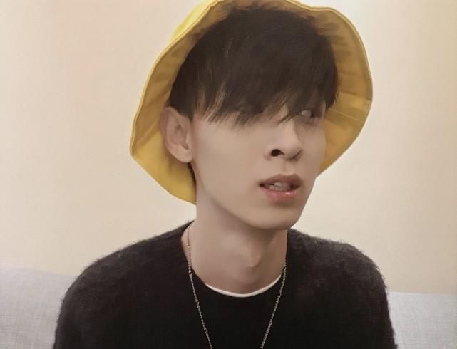  大杂烩|《乐队的夏天》成大杂烩，摇滚与偶像、相声的融合，果然不合适！