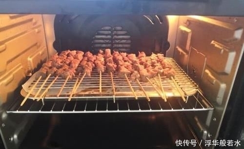 准火|烤羊肉串,我家十几年不变的方法,口感嫩入味,网友:去摆摊准火
