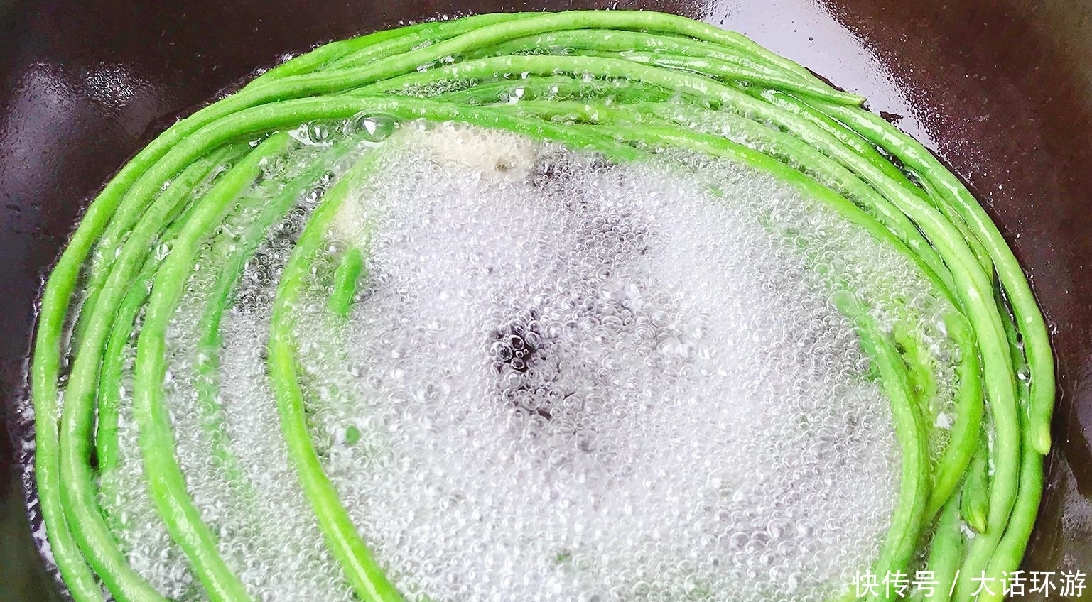 三伏天|三伏天吃它最应季,2元钱买1捆,卷一卷给孩子做零食,营养超美味