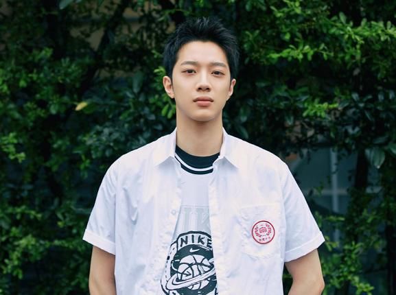  南韩|赖冠霖归国后成糊咖！同是南韩归国艺人，黄明昊朱正廷凭啥大火？