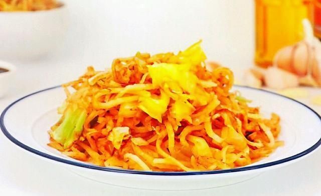  低热量|北方的炒饼火了，这种吃法，荤素搭配低热量，经得起岁月的流逝