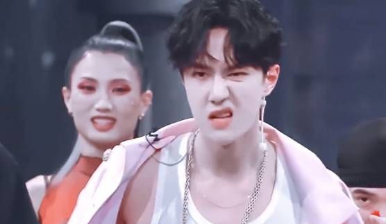  合影|这就是街舞：张萌不敢与王一博合影，总决赛易烊千玺将回归