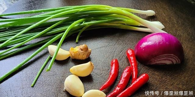 鱿鱼|爱吃鱿鱼试试这样做,香味四溢又下饭,看着都想吃,味道很棒