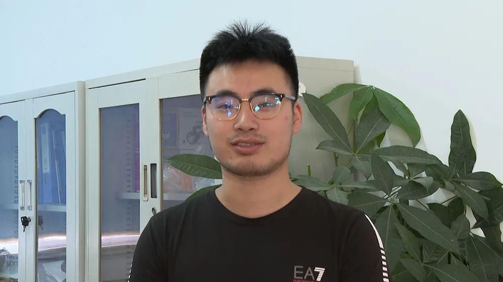  肇事车|酒后驾车肇事逃逸 龙港热心群众追拦肇事车主