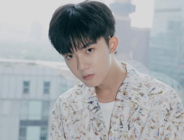  综艺|《演员请就位2》刚播，丁程鑫又传新综艺消息，帅哥天团阵容爱了