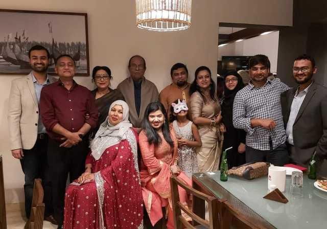  男星|孟加拉男星因新冠去世，确诊仅10天，家人分享与他生前最后合影