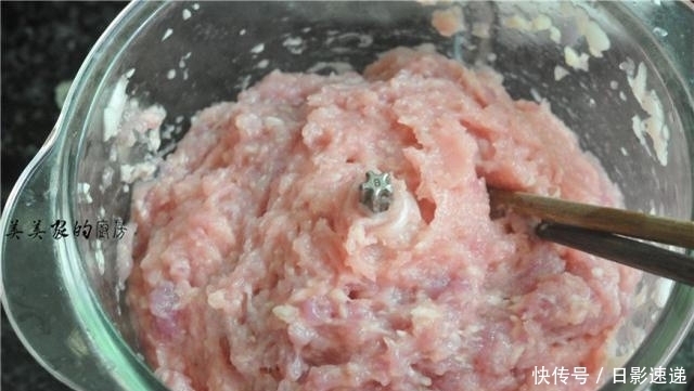 秋天|馄饨汤这么调，简单好味道，几种调料，开水一冲，比骨头汤还鲜！