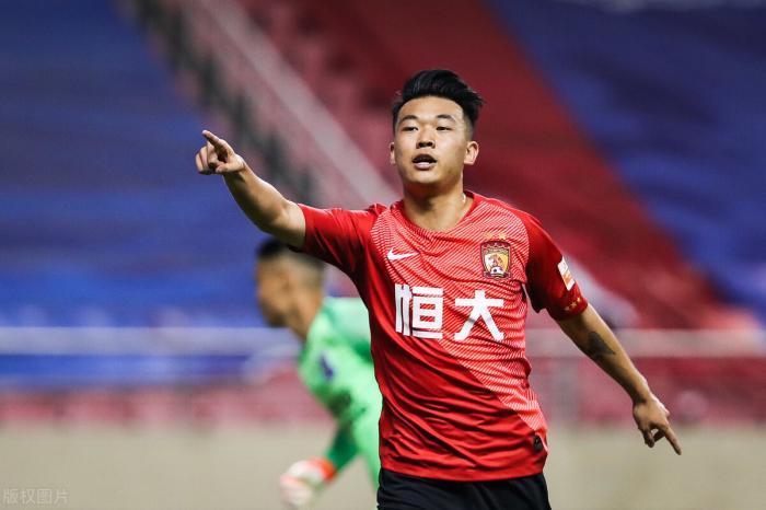 风范|恒大喜迎新孔卡上位!传接球颇具大师风范,成功解决球队中场短板