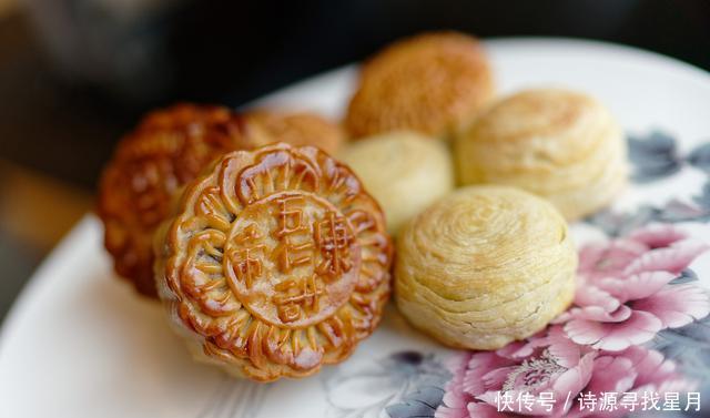 莲蓉|月饼节不油腻!动手自制营养又健康,广式莲蓉蛋黄月饼详细教程