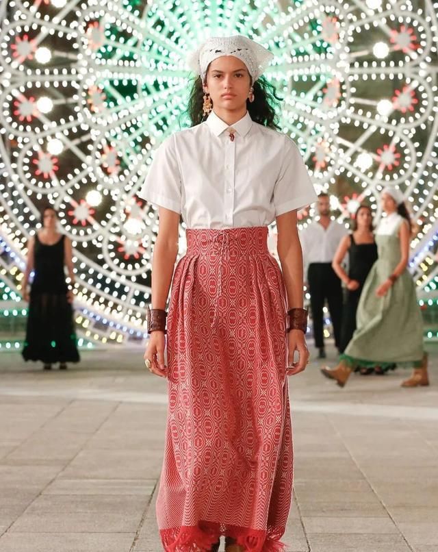  Dior|Dior 在意大利举办了一场没有观众的线下早春发布秀