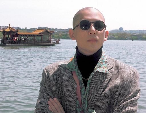  段振宇|二十不惑演员戴眼镜，段振宇像算命先生，看到罗艳：一眼万年！