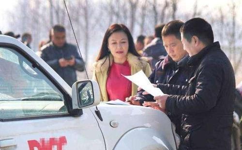  小刮小蹭|蹭了别人车，没人发现偷偷跑掉会怎样？车主：这事严重了