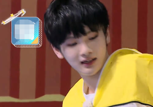  名牌|白宇主动上前撕名牌，周震南把何洛洛护在身后，暖心小队长上线