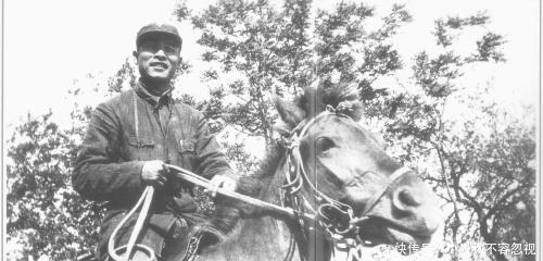 出过|他在战争中不幸牺牲，手下出过多名开国上将，儿子参军也成上将！