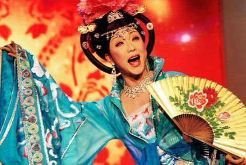  李玉刚|“爱恨就在一瞬间”的李玉刚，曾经还当过乞丐