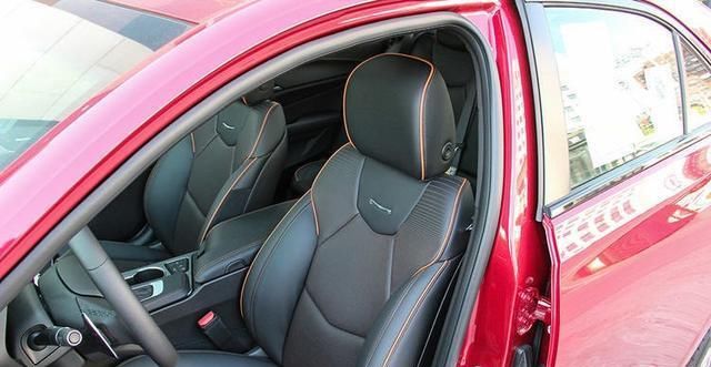  组合|它才是美系B级车骄傲，前脸犀利线条硬朗，采用2.0T+8AT组合