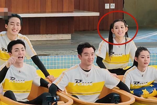 真实|跑男迎来最真实的女嘉宾,落水后脱妆成熊猫眼,没有补妆继续游戏