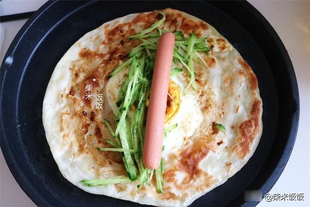  烙饼|＂家常烙饼，最服这做法，提前揉面放冰箱，现吃现烙，又软又香＂