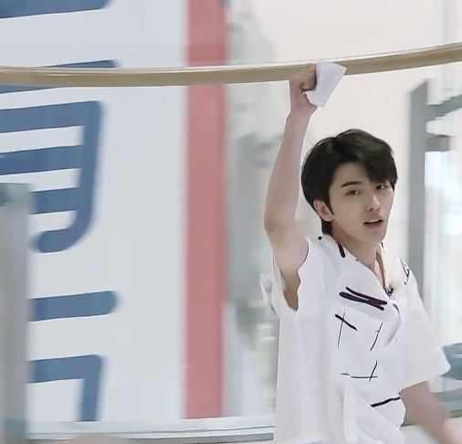  蔡徐坤|《奔跑吧4》收官之战，圆满结束，网友：路转粉，黑转路，黑转粉