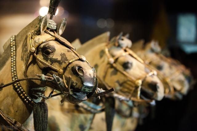  宝藏|《宝藏猎手》：看惊心动魄的护宝之旅，品大文物商的传奇人生