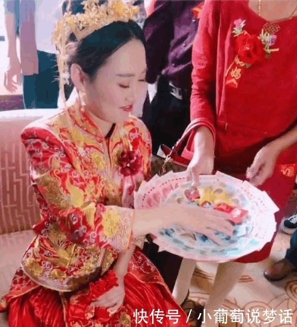 泪目|全网最 “暖心”的新娘, 当看到她的手, 千万网友泪目了