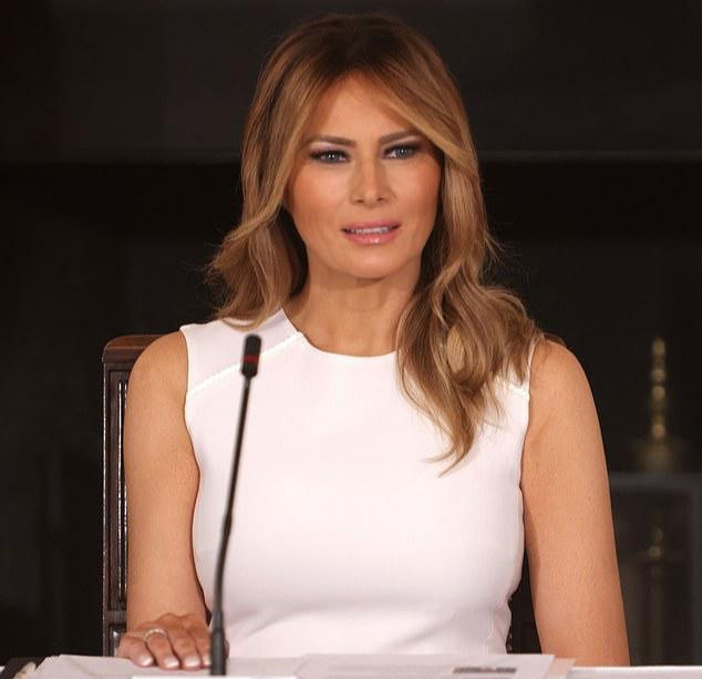  翻车|梅拉尼娅仪态变差！穿紧身白裙肚腩鼓鼓大翻车，显胖10斤也自信