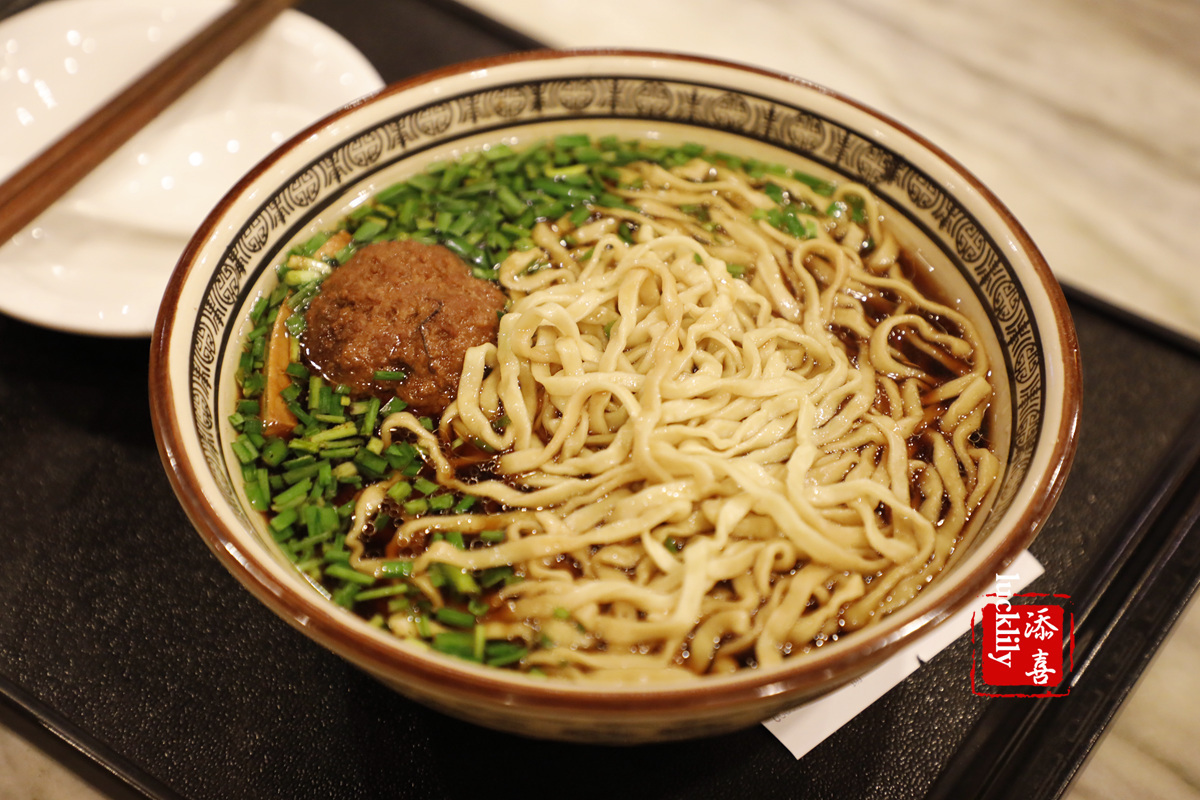 浇头|吃了这四家镇江代表性的网红面馆,基本就成了镇江锅盖面的全科生