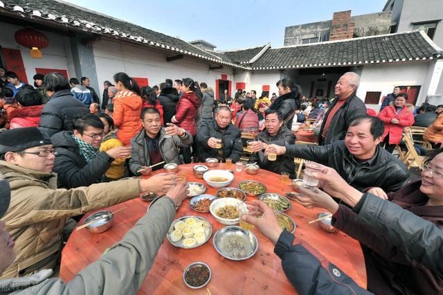 子孙|“坟头塌消子孙稀，坟上无草绝家资”指啥？快看看吧，别被笑话了