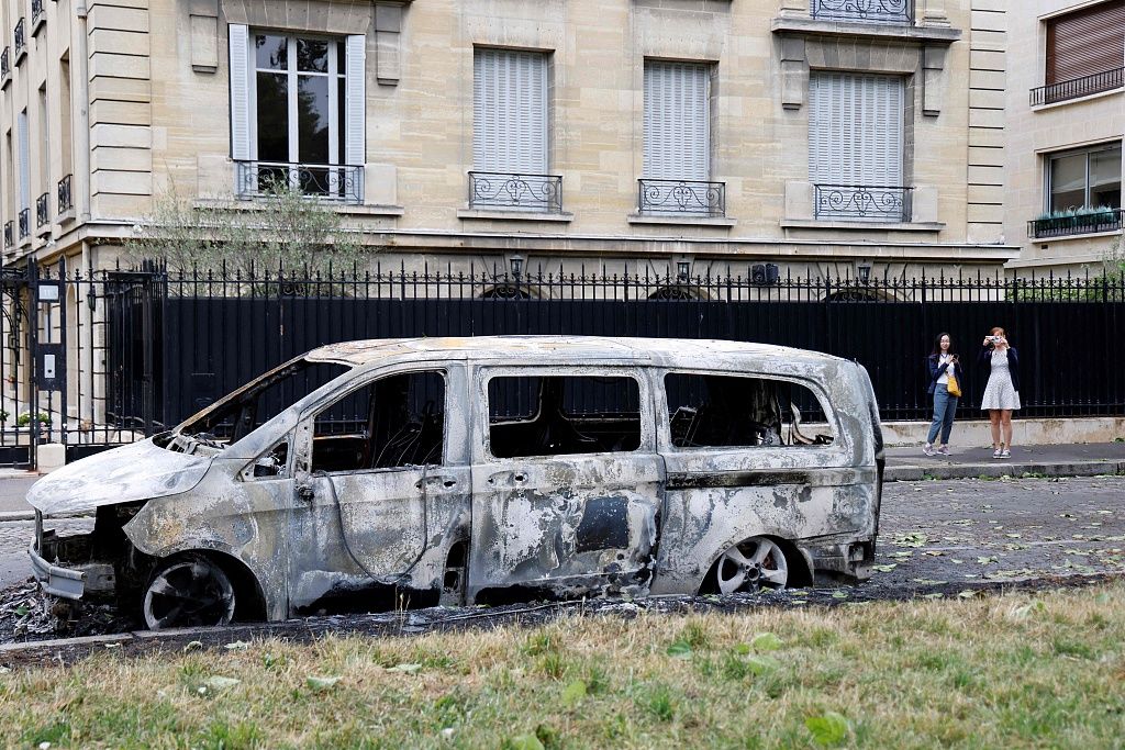 法国多地持续骚乱 警方已逮捕994人