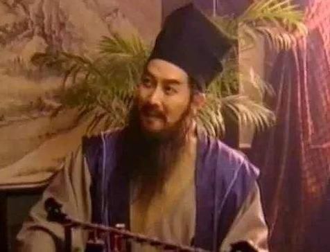 国家一级|他在《水浒传》中不出名，却是国家一级演员，今68岁与网红直播卖酒